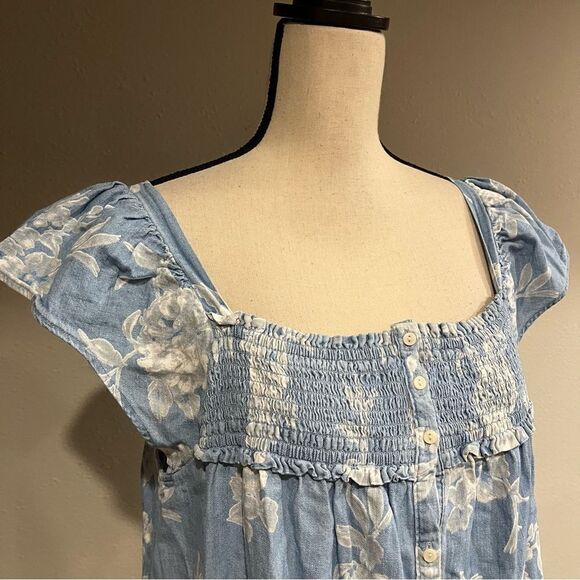 Old Navy Smocked Square Neck Floral Jean Top in Blue NWT - Picture 2 of 11